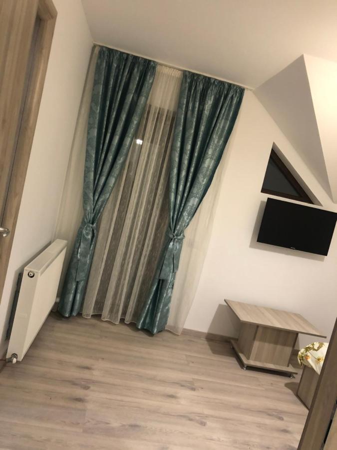 ホテル New House Curtea de Argeş エクステリア 写真